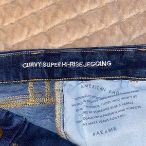 CURVY SUPER HIGH RISE JEGGING! AMERICAN EAGLE JEANS! NEW! Size 8 regular